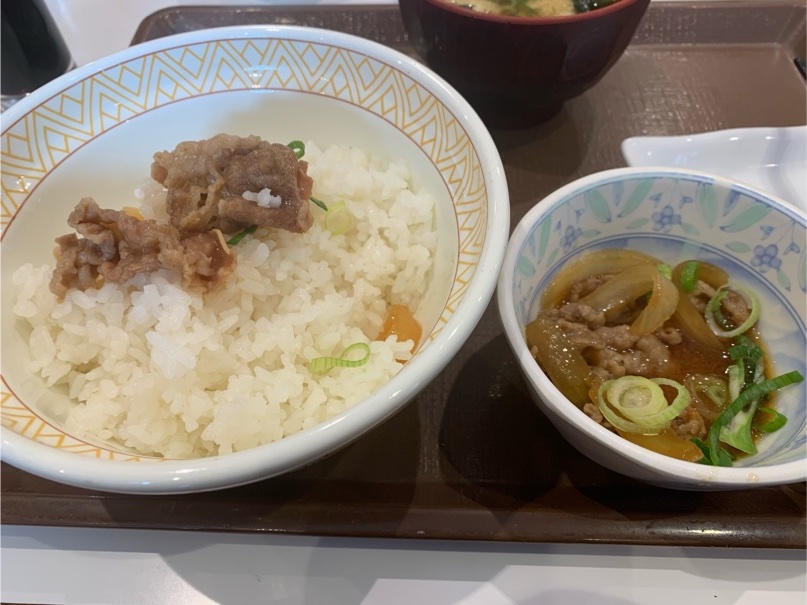 牛たまかけ朝食